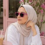 Ray-Ban-RB2140 Wayfarer Pink – نظارة شمسية نسائية بإطلالة جريئة ومميزة - Image 4